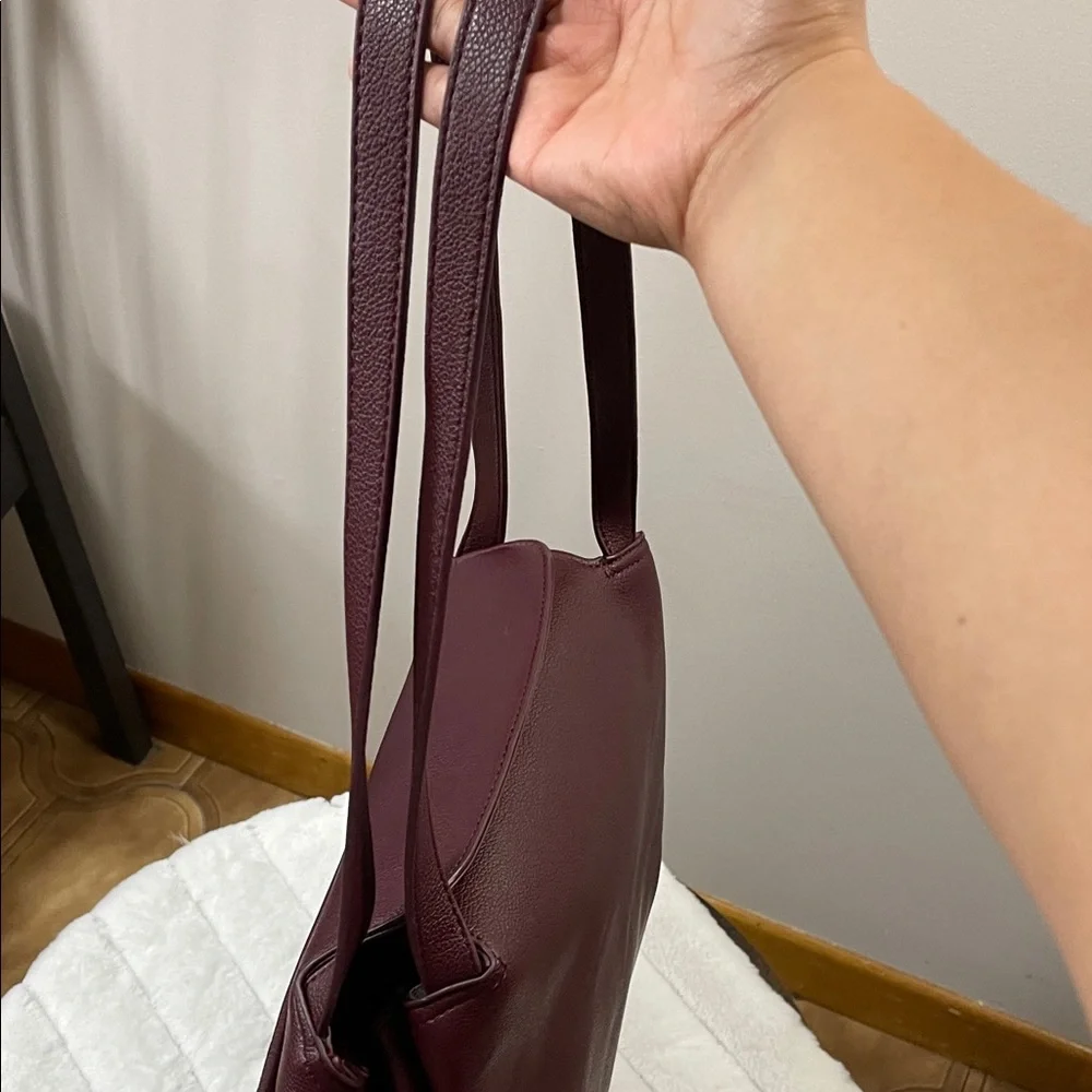 Elegant Burgundy Shoulder Bag - Picture 11 of 16